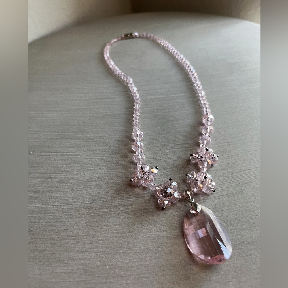 Dazzling Light Pink Chrystal Necklace